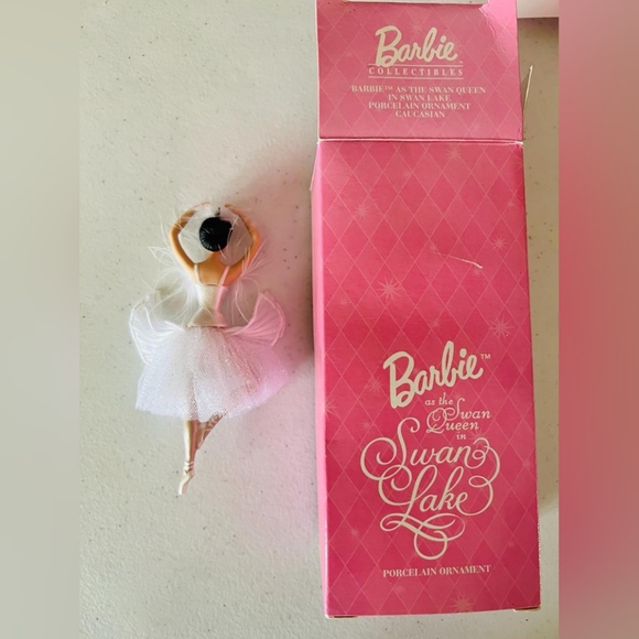 Barbie as the swan queen in swan lake ornament - Picture 10 of 12